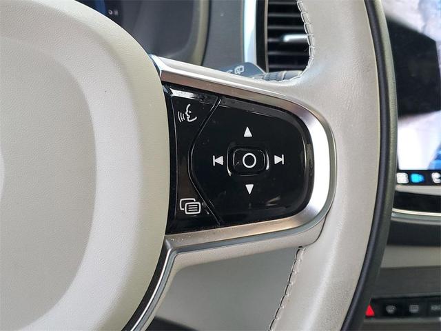 Photo of 2024 Crystal White Volvo XC90