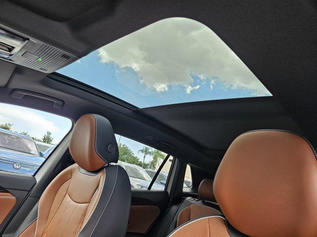 Photo of 2025 Opal White Pearl Effect Volkswagen Tiguan