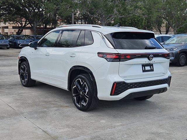 Photo of 2025 Opal White Pearl Effect Volkswagen Tiguan