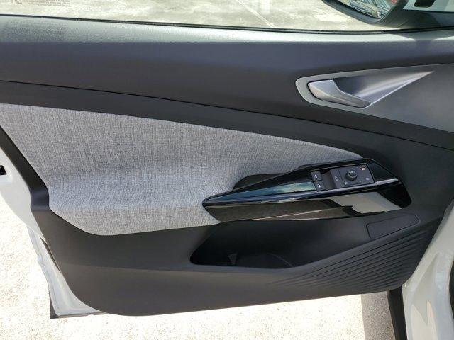 Photo of 2025 Silver Mist Metallic Volkswagen ID.4