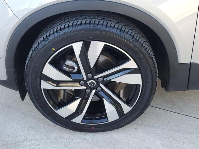 Photo of 2023 Silver Volvo XC40