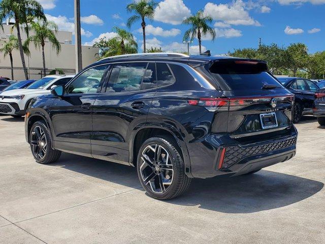 Photo of 2025 Deep Black Pearl Effect Volkswagen Tiguan