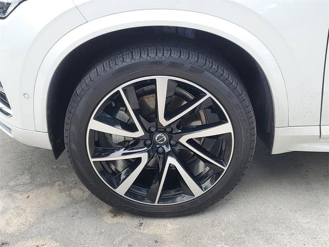 Photo of 2024 Crystal White Volvo XC90