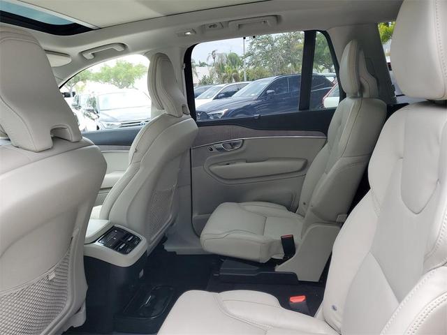 Photo of 2024 Crystal White Volvo XC90
