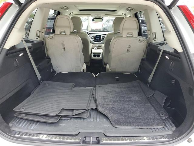 Photo of 2024 Crystal White Volvo XC90
