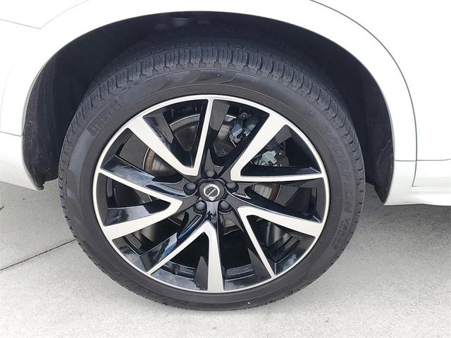 Photo of 2024 Crystal White Volvo XC90
