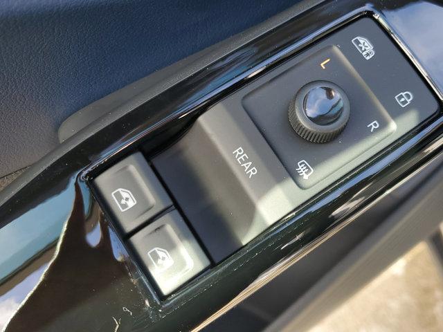 Photo of 2025 Silver Mist Metallic Volkswagen ID.4