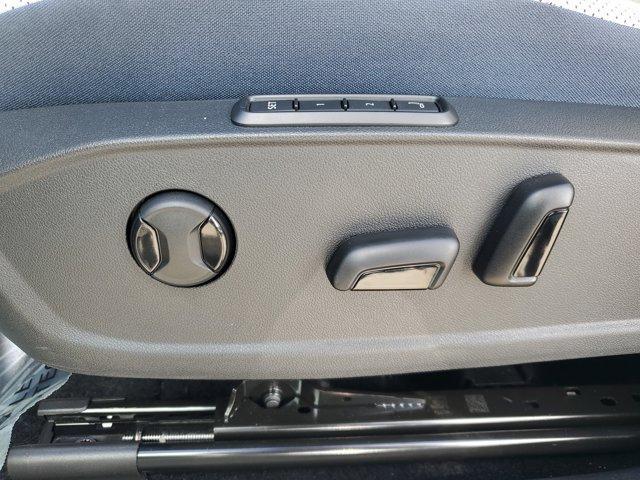 Photo of 2025 Deep Black Pearl Effect Volkswagen ID.4