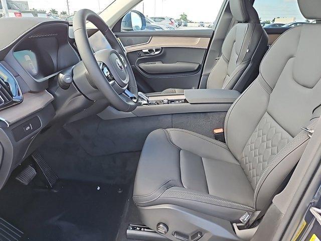 Photo of 2025 Denim Blue Metallic Volvo XC90