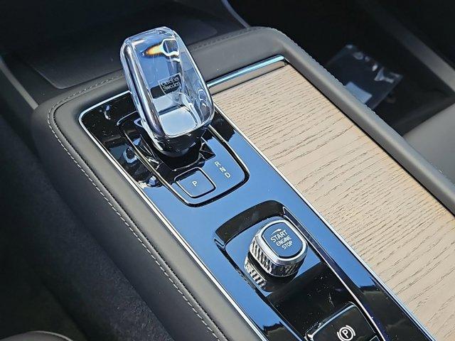 Photo of 2025 Denim Blue Metallic Volvo XC90