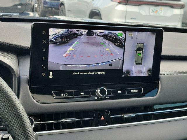 Photo of 2025 Labrador Black Pearl Mitsubishi Outlander