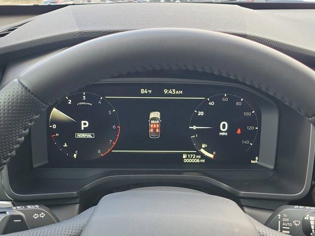 Photo of 2025 Labrador Black Pearl Mitsubishi Outlander