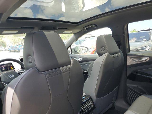 Photo of 2025 Pure Gray Volkswagen ID.4