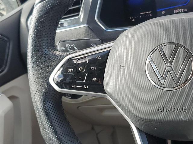 Photo of 2022 Deep Black Pearl Effect Volkswagen Tiguan