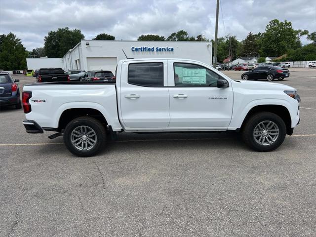 Photo of 2025 Summit White Chevrolet Colorado
