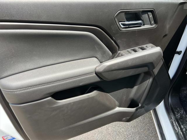 Photo of 2025 Summit White Chevrolet Colorado