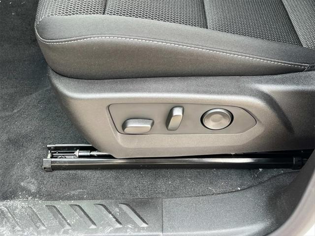 Photo of 2025 Summit White Chevrolet Colorado