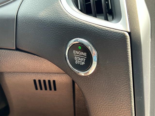 Photo of 2022 Black Metallic Ford Edge