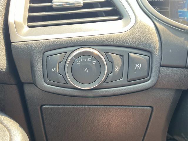 Photo of 2022 Black Metallic Ford Edge