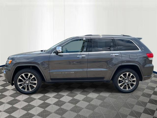Photo of 2018 Granite Crystal Metallic Clearcoat Jeep Grand Cherokee