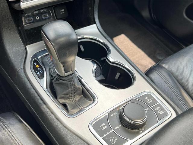 Photo of 2018 Granite Crystal Metallic Clearcoat Jeep Grand Cherokee