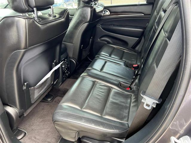 Photo of 2018 Granite Crystal Metallic Clearcoat Jeep Grand Cherokee