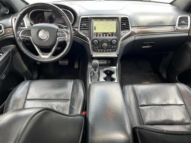 Photo of 2018 Granite Crystal Metallic Clearcoat Jeep Grand Cherokee