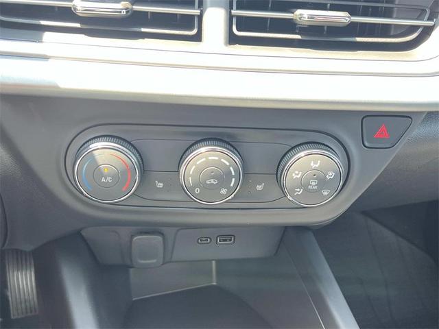 Photo of 2025 Summit White Chevrolet Trax