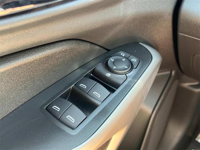 Photo of 2025 Summit White Chevrolet Trax