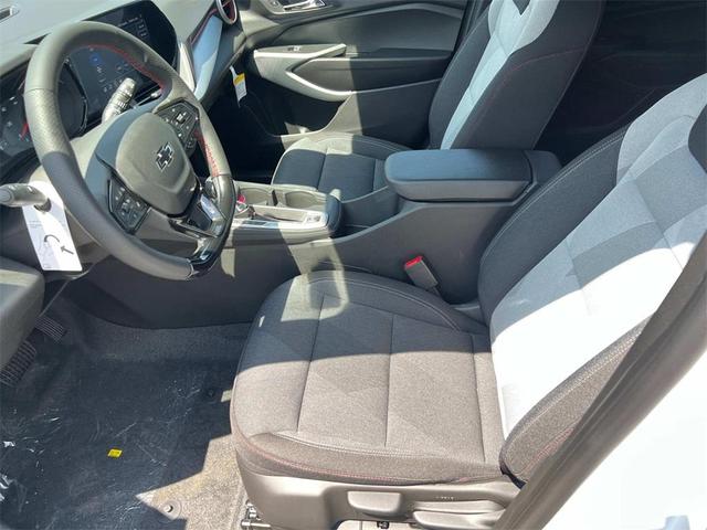 Photo of 2025 Summit White Chevrolet Trax