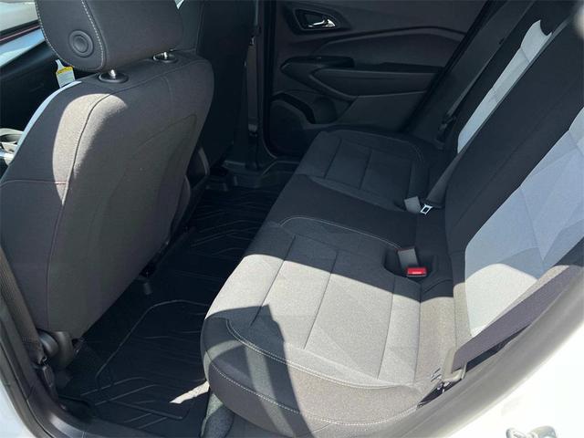 Photo of 2025 Summit White Chevrolet Trax