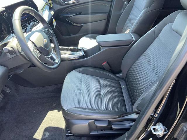 Photo of 2025 Mosaic Black Metallic Chevrolet Trax