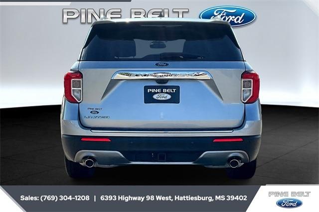 Photo of 2022 ICONIC SILVER METALLIC Ford Explorer