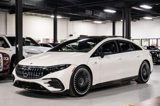 Photo of 2022 MANUFAKTUR Diamond White Metallic Mercedes-Benz EQS 450+