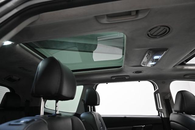 Photo of 2021 Snow White Pearl Kia Telluride