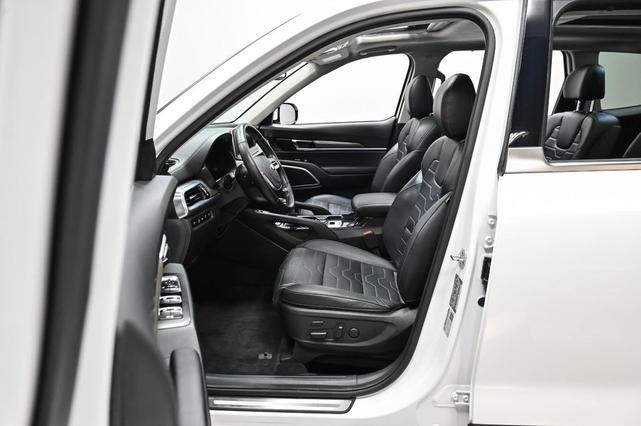 Photo of 2021 Snow White Pearl Kia Telluride