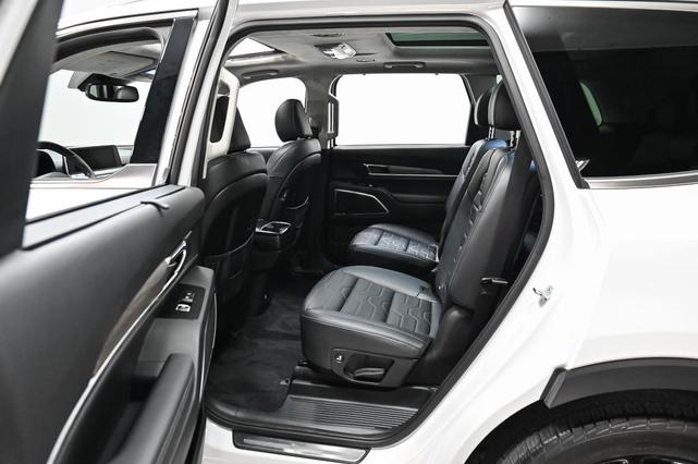 Photo of 2021 Snow White Pearl Kia Telluride