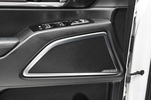 Photo of 2021 Snow White Pearl Kia Telluride