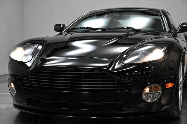 Photo of 2006 Onyx Black Aston Martin V12 Vanquish
