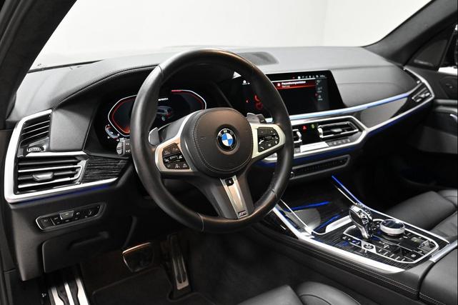 Photo of 2022 Black Sapphire Metallic BMW X7