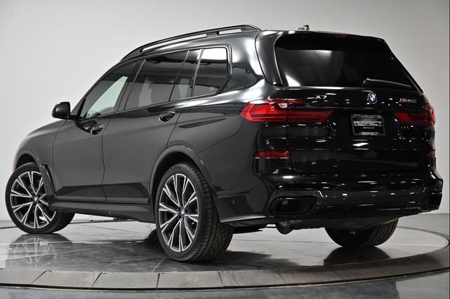 Photo of 2022 Black Sapphire Metallic BMW X7