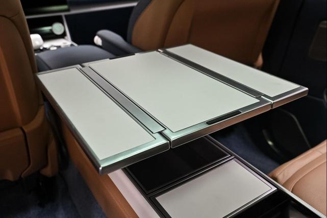 Photo of 2023 Satin Bronze Land Rover Range Rover