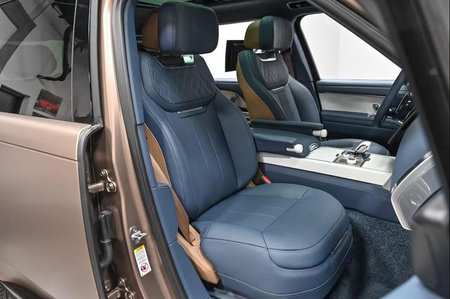 Photo of 2023 Satin Bronze Land Rover Range Rover