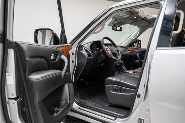 Photo of 2019 Liquid Platinum INFINITI QX80