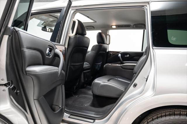 Photo of 2019 Liquid Platinum INFINITI QX80