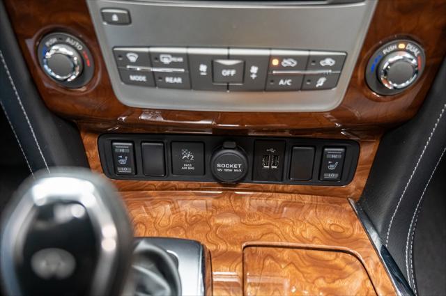 Photo of 2019 Liquid Platinum INFINITI QX80