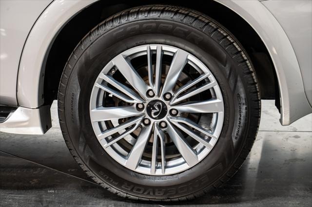 Photo of 2019 Liquid Platinum INFINITI QX80