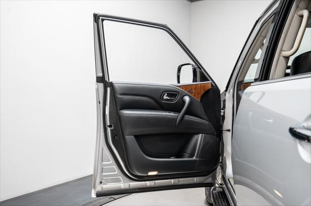 Photo of 2019 Liquid Platinum INFINITI QX80