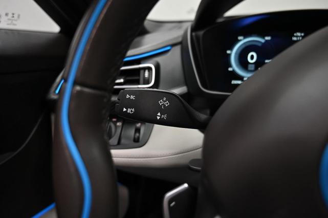 Photo of 2019 Crystal White Pearl Metallic w/ BMW i Frozen Blue Accen BMW i8