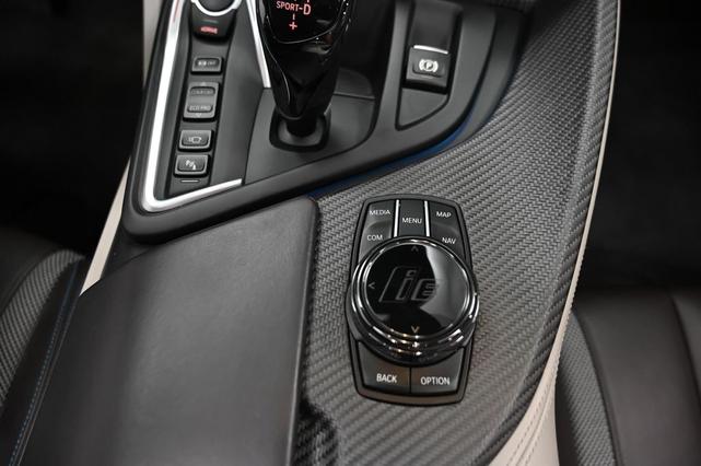 Photo of 2019 Crystal White Pearl Metallic w/ BMW i Frozen Blue Accen BMW i8